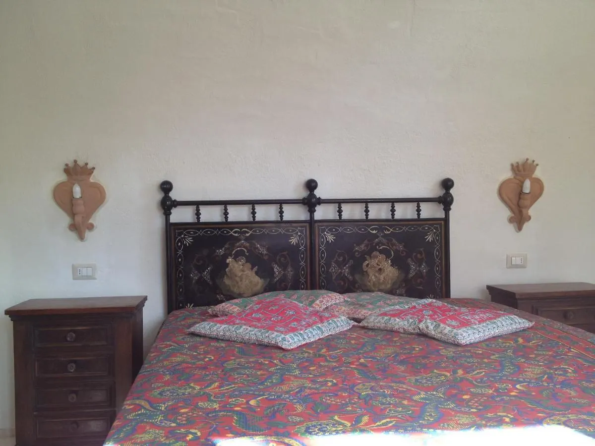 Antica Dimora La Corona San Pantaleo Hotel